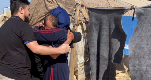 فيديو مؤثر لسوري يفاجئ عائلته ويلتقيها بعد 9 سنوات من الفراق.. شاهد!