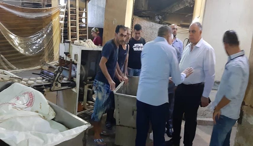 وزير سوري يجول على أفران الخبز بدمشق