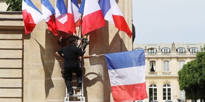 فرنسا توقف ملاحقة ضابط سوري منشق