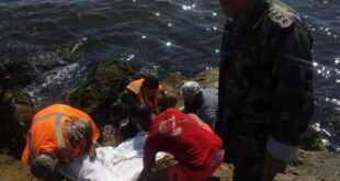 انتشال جثة عالقة بين الصخور في ميناء اللاذقية