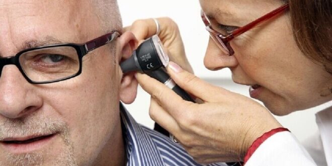 طبيب روسي يقدم نصيحة "طريفة" لمن يعاني من طنين الأذن