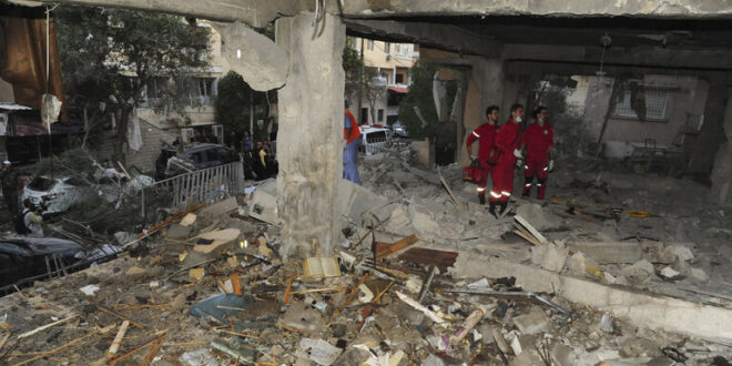 صور وفيديوهات توثق القصف الإسرائيلي في وضح النهار لمواقع عسكرية في ريف دمشق