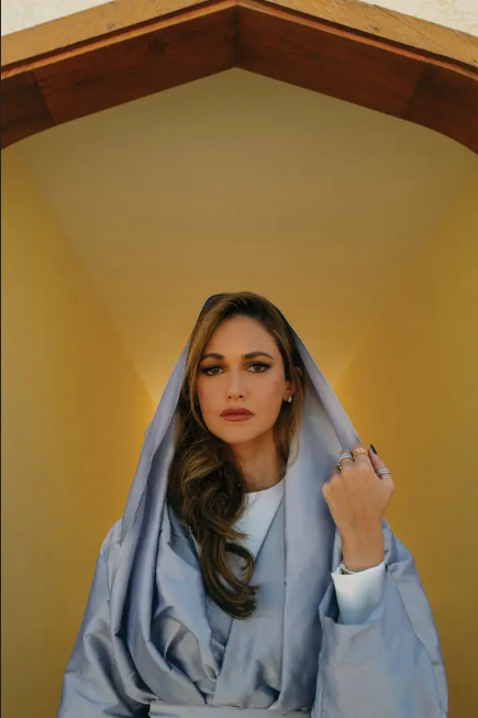 أميرة سعودية على غلاف مجلة ماري كلير .. وجمالها يخطف الأنظار