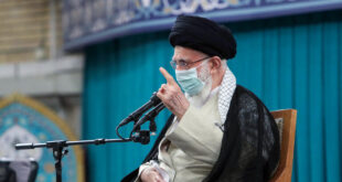 إيران.. حظر صحيفة يومية نشرت صورة "يد" خامنئي