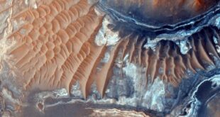 الروس يكتشفون جليدا هائلا على سطح المريخ