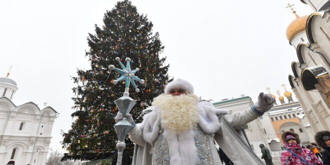 ما الفرق بين "بابا نويل" الغربي والروسي؟