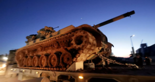 تركيا تنقل عشرات الآليات المحملة بالأسلحة والذخائر إلى إدلب السورية