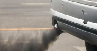 السيارات التي تصدر دخاناً كثيفاً