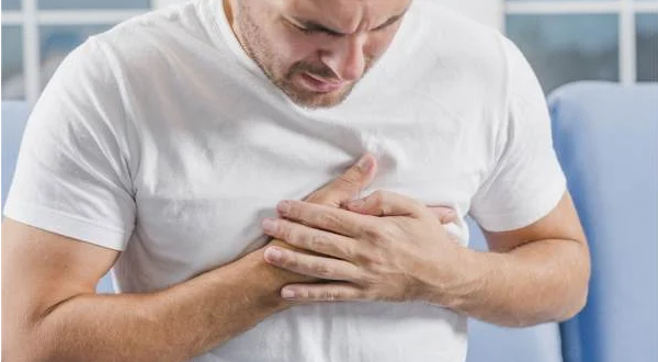 اسباب النوبة القلبية: وعوامل الخطورة وكيفية الوقاية منها
