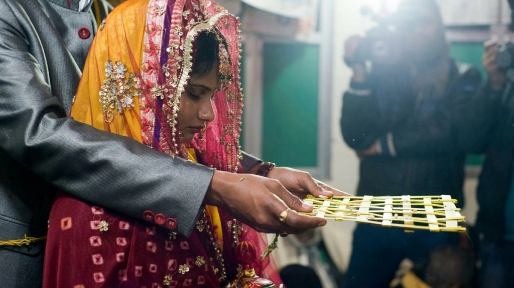 فتاة هندية تلغي حفل زفافها بسبب صلع عريسها