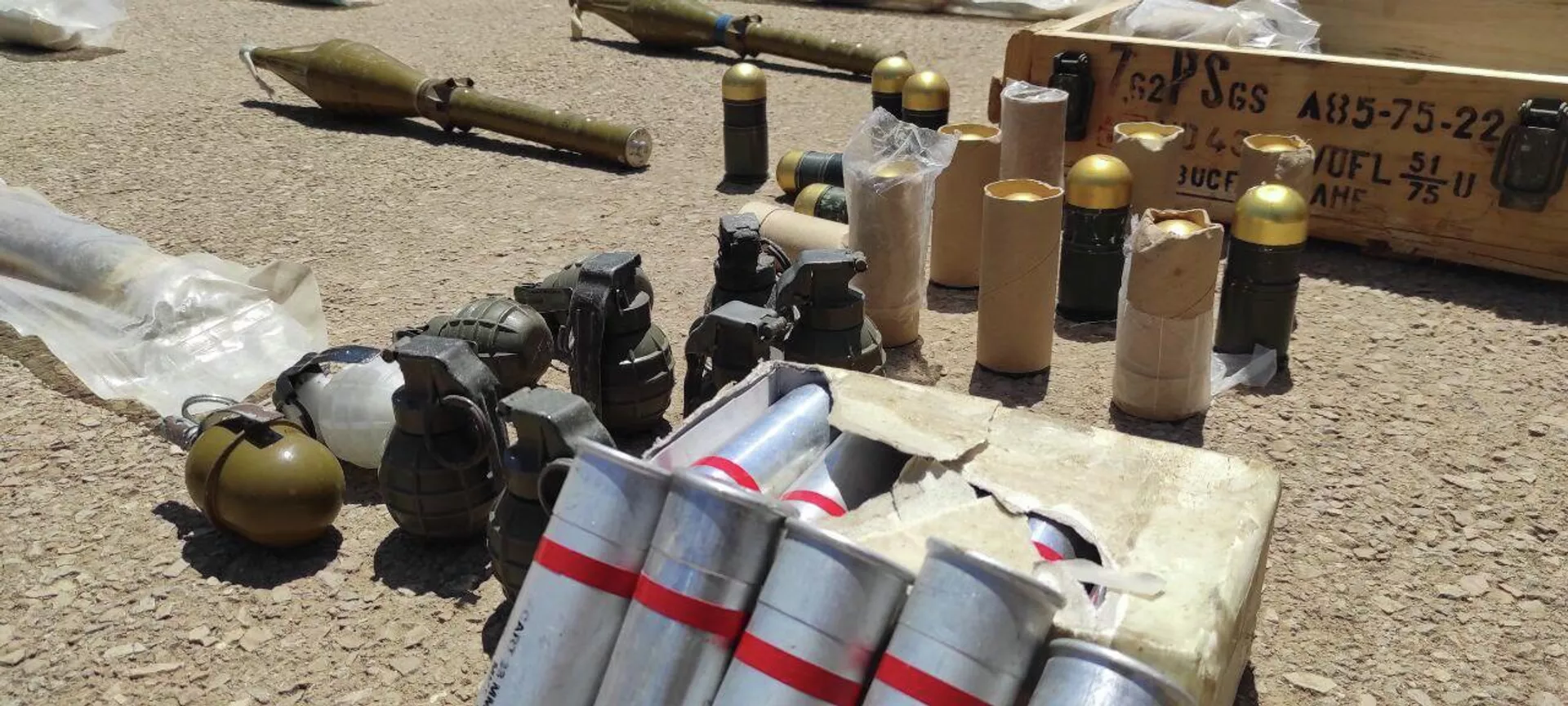 الأجهزة الأمنية السورية تصادر كمية ضخمة من الأسلحة في درعا
