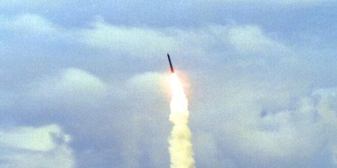 البنتاغون يلغي تجربة صاروخ "مينتمان 3" لتفادي التوترات مع روسيا