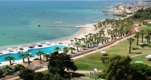 غُرف الـ 5 نجوم في فنادق اللاذقية وطرطوس “كومبليه” خلال العيد.. ومواطنون يطالبون بـ “قرض البحر”