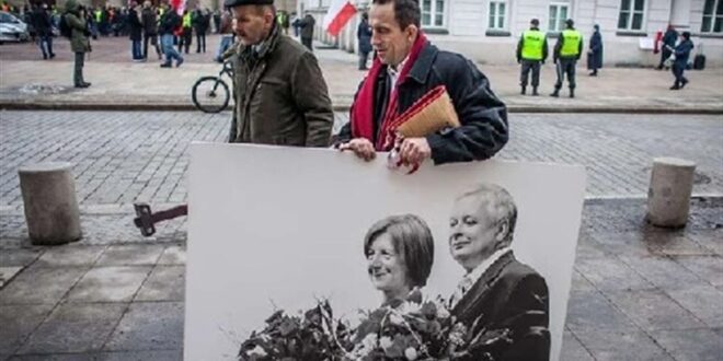 بولندا تتهم روسيا بـ"تحطم طائرة" قتل فيها الرئيس في 2010