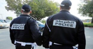 شرطي مغربي يسحب رخصة سيارة وزير