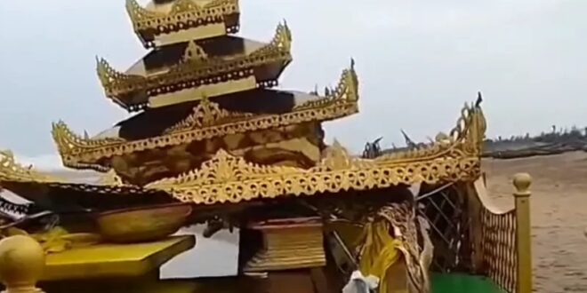 بالفيديو.. عربة ذهبية غامضة تظهر على الساحل الهندي!