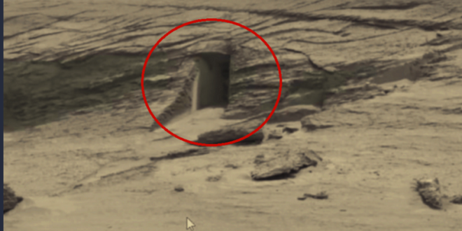 باب في المريخ بثت "ناسا" صورته شبيه بمداخل القبور الفرعونية