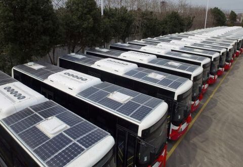 شركة تقدم مشروعاً لتحويل النقل الداخلي للعمل بكهرباء الطاقة الشمسية