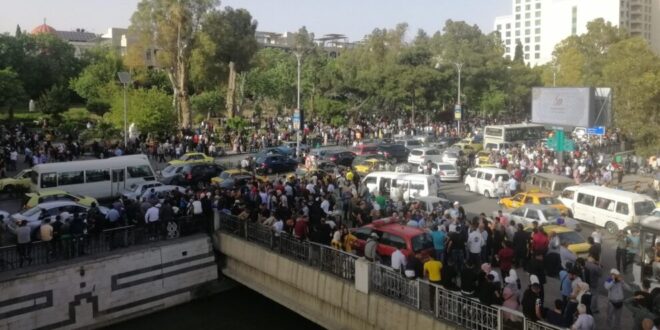 الداخلية توضح حول مشاهد انتظار المساجين تحت “جسر الرئيس” بدمشق