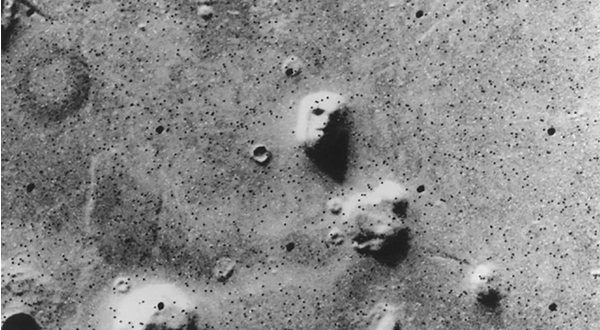 "مضلعات غريبة" تظهر في فصل الربيع على كوكب المريخ... صور وفيديو