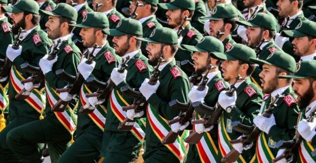 جنازات لـ5 ضباط إيرانيين سقطوا في حلب