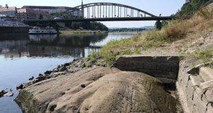 حجارة الجوع" التي ظهرت بسبب الجفاف في التشيك