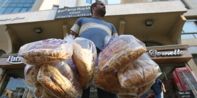 لبنانيون يذهبون الى سورية لشراء الخبز
