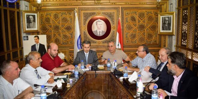 ثلاثة وزراء في غرفة تجارة حلب لتنشيط الحركة التجارية