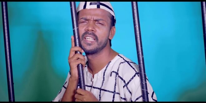 بالفيديو | اعتقال مغني في بنغلاديش بسبب صوته الرديء وتوقيعه على تعهد