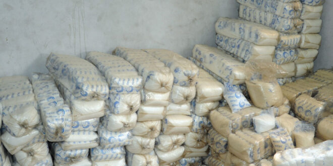 السكر يختفي من الأسواق بعد محاولات تخفيض سعره ويصل إلى 6 آلاف في بعض صالات «السورية للتجارة»