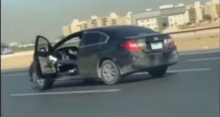 بالفيديو.. شاحنة تُلقن سائق سيارة درساً لن ينساه في مصر