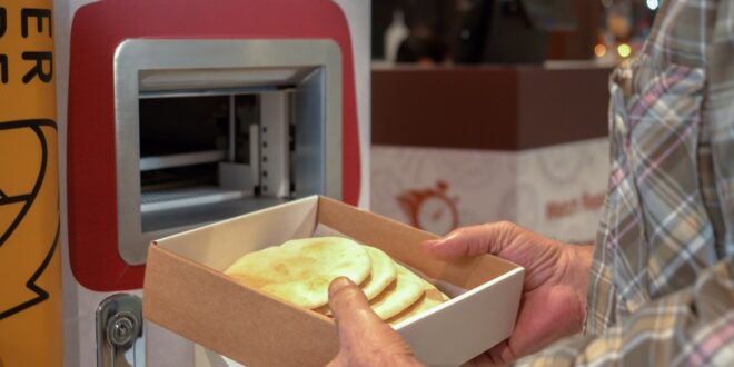 خبز السبيل.. مبادرة خيرية مبتكرة في دبي