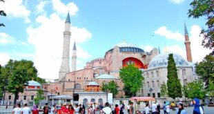 ما هي الفنادق “الحلال”؟ وكيف ازدهرت السياحة “الإسلامية” في دول مثل تركيا وماليزيا؟