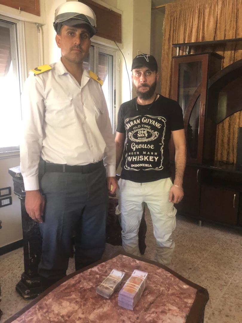 شرطة ريف دمشق تكرّم الشرطي ابراهيم قميناسي لعثوره على مبلغ مالي وإعادته إلى صاحبه
