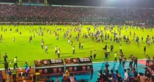 بالفيديو - أكثر من 100 قتيل بسبب نتيجة مباراة في كرة القدم باندونيسيا