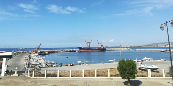 ميناء بانياس يستقبل باخرة أجنبية للصيانة والإصلاح