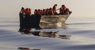 "آكي" الإيطالية: مهاجران سوريان يلقيان