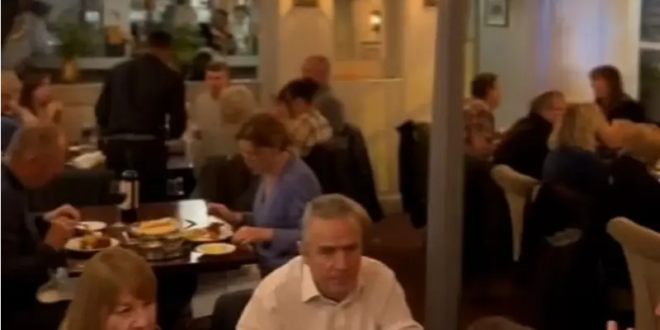 فيديو مرعب.. سيدة ترى زوجها المتوفى بمقطع ترويجي لأحد المطاعم