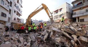 متضررون من الزلزال في جبلة: لا مواد مدعومة لنا! ومسؤول يوضح