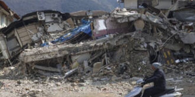 شهادات مؤلمة لسوريين رفضوا مغادرة منازلهم المتصدعة بفعل الزلزال